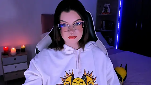 OphelianaRose33 online show from 10-19-25, 07:25