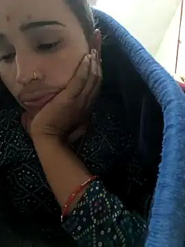 Hot raaani online show from 12-22-25, 03:20