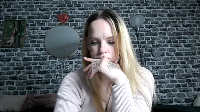 Snapshot of SexyMilf_37 chatting on 05-08-26, 08:25 SexyMilf 37 online show from 05-08-26, 08:25