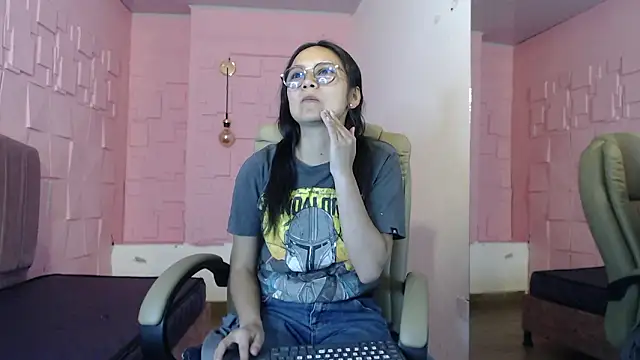 katalina07 1 online show from 03-19-26, 04:55