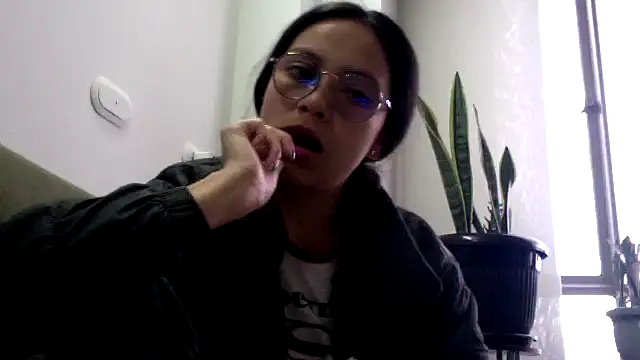 Snapshot of katalina07_1 chatting on 05-04-26, 10:39 katalina07 1 online show from 05-04-26, 10:39
