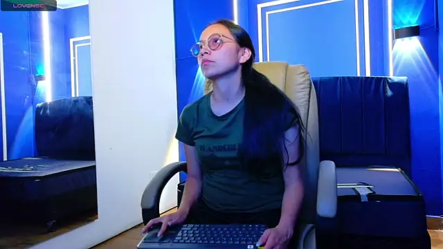 Snapshot of katalina07_1 chatting on 06-23-26, 09:02 katalina07 1 online show from 06-23-26, 09:02