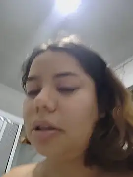 Snapshot of saenz_eymi chatting on 05-17-26, 04:36 saenz eymi online show from 05-17-26, 04:36