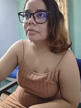 Snapshot of saenz_eymi chatting on 06-07-26, 06:11 saenz eymi online show from 06-07-26, 06:11