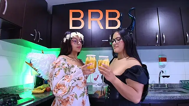 Lilith and Khloe online show from 11-12-25, 11:21