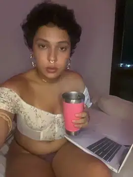 Snapshot of OliviaWild_ chatting on 03-05-26, 02:40 OliviaWild online show from 03-05-26, 02:40