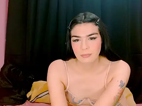 Snapshot of _crystal23_ chatting on 10-25-25, 04:31  crystal23  online show from 10-25-25, 04:31