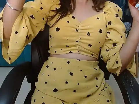 Snapshot of Urlove_lily chatting on 09-16-25, 03:13 Urlove lily online show from 09-16-25, 03:13