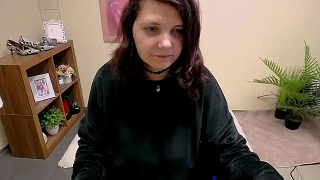 Snapshot of TwoBigSuns chatting on 03-06-26, 08:44 TwoBigSuns online show from 03-06-26, 08:44