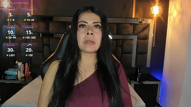 Aniajoness  online show from 09-18-25, 04:03