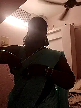 Snapshot of telugu_Geetha30 chatting on 10-12-25, 08:24 telugu Geetha30 online show from 10-12-25, 08:24