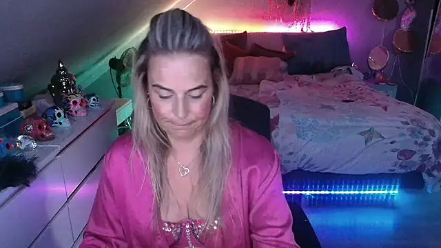 Mrs-Aurora online show from 05-16-26, 07:01