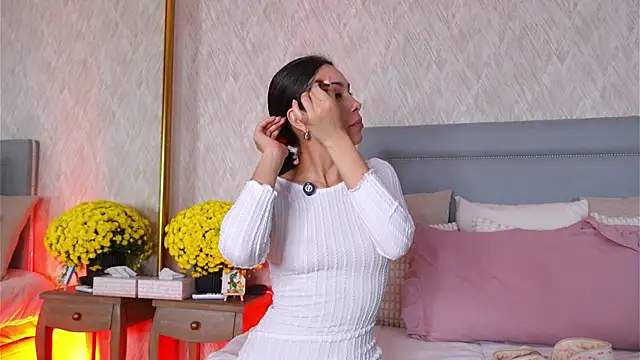 Sofy Bradd online show from 11-03-25, 07:53