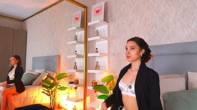 Sofy Bradd online show from 04-19-26, 06:13