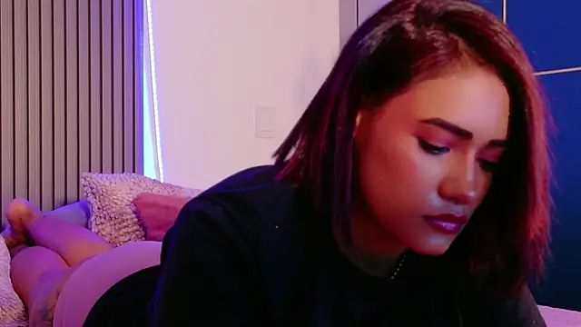 Snapshot of DollyBrowncc chatting on 05-21-26, 04:41 DollyBrowncc online show from 05-21-26, 04:41