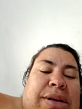 yaneth  online show from 10-21-25, 01:01