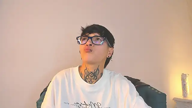 Snapshot of b3k_afrodict chatting on 12-05-25, 03:37 b3k afrodict online show from 12-05-25, 03:37