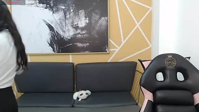 olivia russo  online show from 03-09-26, 08:02