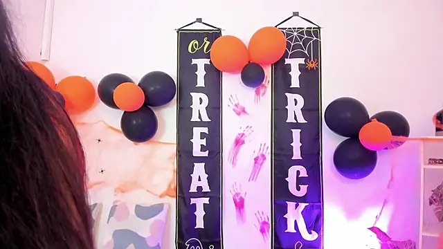 yunna7 online show from 10-31-25, 11:11