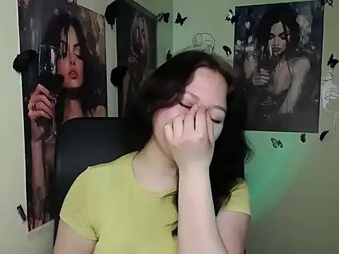 LadyAlice  online show from 04-10-26, 06:07