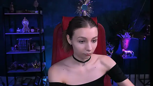 Snapshot of JulieDaniel chatting on 10-11-25, 04:22 JulieDaniel online show from 10-11-25, 04:22