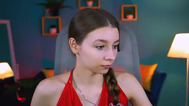 Snapshot of JulieDaniel chatting on 10-28-25, 04:27 JulieDaniel online show from 10-28-25, 04:27