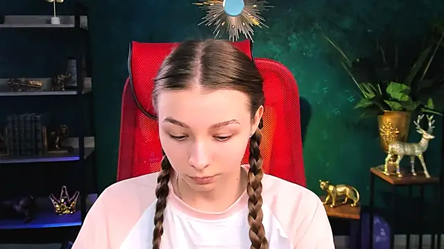 Snapshot of JulieDaniel chatting on 11-10-25, 08:24 JulieDaniel online show from 11-10-25, 08:24