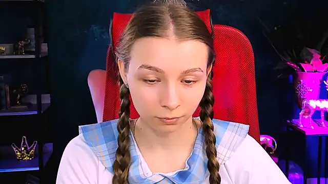 Snapshot of JulieDaniel chatting on 11-11-25, 04:45 JulieDaniel online show from 11-11-25, 04:45