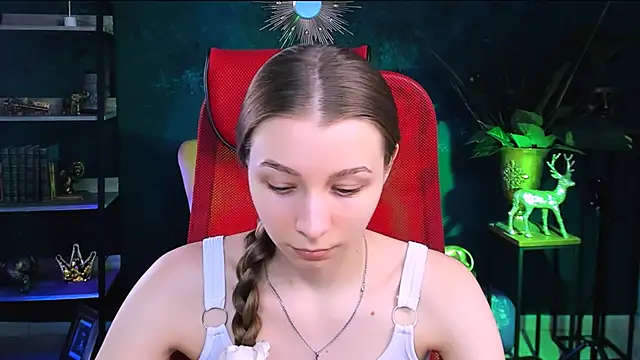 Snapshot of JulieDaniel chatting on 11-12-25, 04:24 JulieDaniel online show from 11-12-25, 04:24