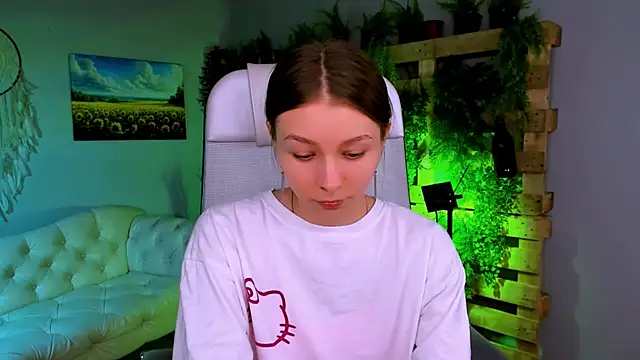 Snapshot of JulieDaniel chatting on 11-21-25, 08:13 JulieDaniel online show from 11-21-25, 08:13