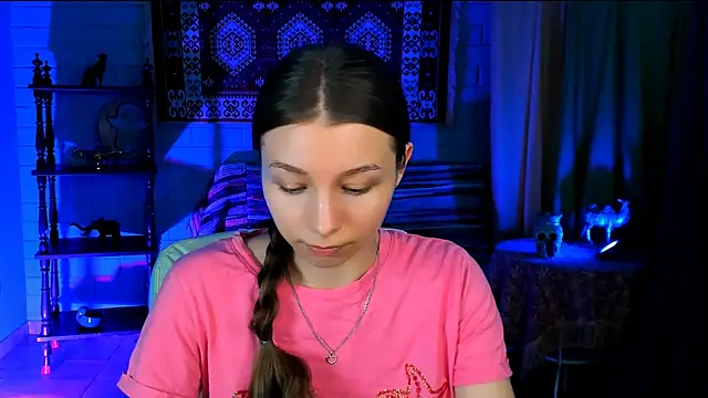 Snapshot of JulieDaniel chatting on 12-04-25, 04:22 JulieDaniel online show from 12-04-25, 04:22