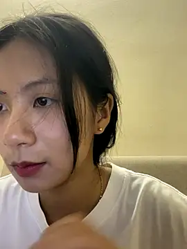 Lil-Gi online show from 10-20-25, 03:34