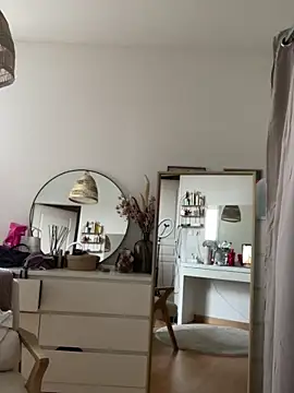 chloedlm5 online show from 02-05-26, 09:47