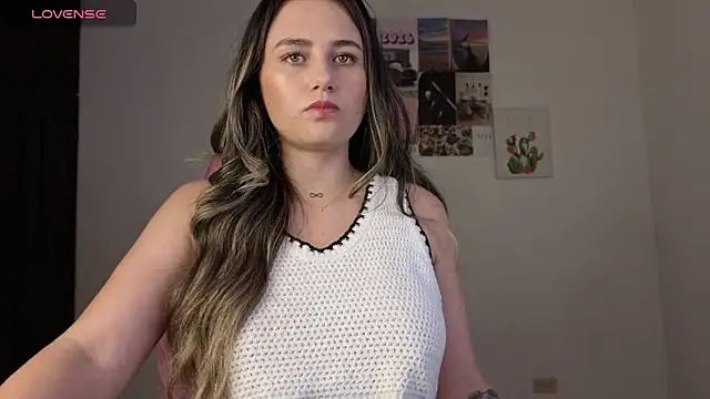 Veronika  Winslow  online show from 05-15-26, 06:42