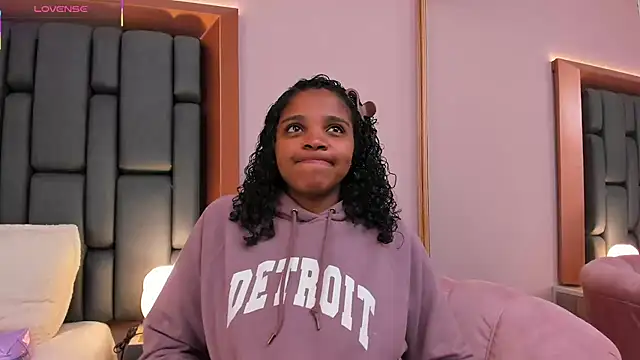 LisaMendez online show from 02-06-26, 04:06