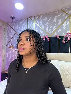 LisaMendez online show from 05-17-26, 04:10