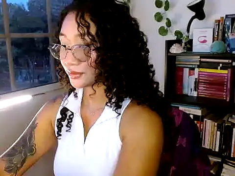 Snapshot of clitia_xx chatting on 11-27-25, 10:34 clitia xx online show from 11-27-25, 10:34