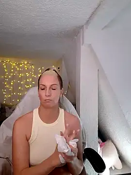 SexyJulia21 online show from 03-06-25, 10:20