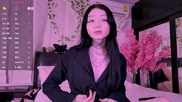 Lein Bone online show from 10-22-25, 01:06