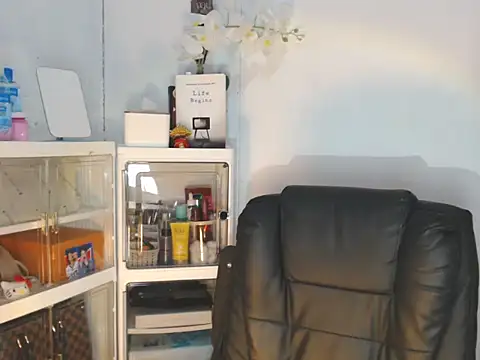 Snapshot of skinny_gracie chatting on 07-01-26, 12:23 skinny gracie online show from 07-01-26, 12:23