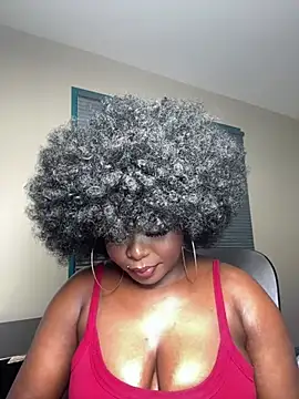 WomanNextdoor1 online show from 04-18-26, 09:57