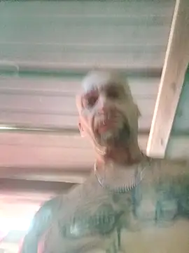 ShawnandDani7074 online show from 04-17-26, 06:00