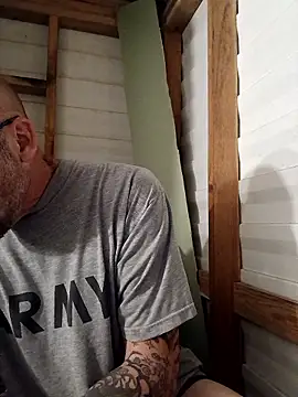 ShawnandDani7074 online show from 04-22-26, 05:32