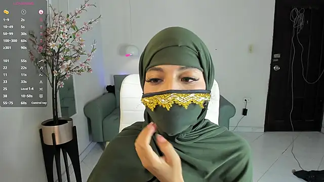 Snapshot of leila_whisper chatting on 09-10-25, 06:52 leila whisper online show from 09-10-25, 06:52