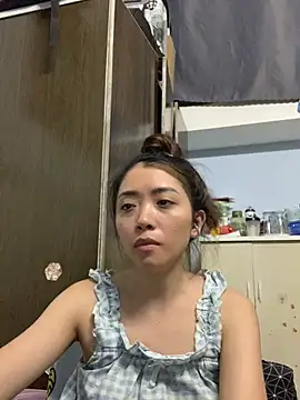 Snapshot of Minee1202 chatting on 05-20-26, 02:18 Minee1202 online show from 05-20-26, 02:18