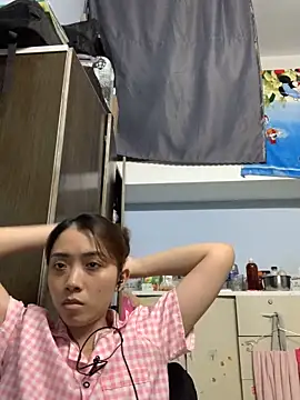 Snapshot of Minee1202 chatting on 06-06-26, 06:18 Minee1202 online show from 06-06-26, 06:18