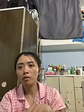 Snapshot of Minee1202 chatting on 06-16-26, 02:47 Minee1202 online show from 06-16-26, 02:47
