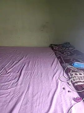 Snapshot of Snaya-baby chatting on 09-10-25, 01:55 Snaya-baby online show from 09-10-25, 01:55