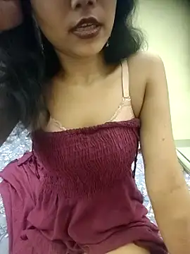 Snapshot of Snaya-baby chatting on 04-25-26, 01:41 Snaya-baby online show from 04-25-26, 01:41