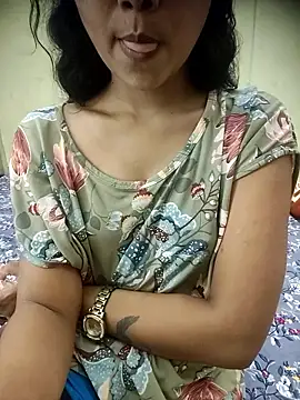 Snapshot of Snaya-baby chatting on 05-29-26, 08:23 Snaya-baby online show from 05-29-26, 08:23